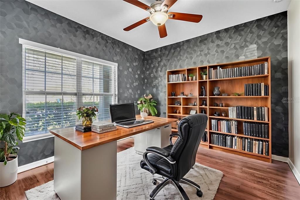 Под контрактом: $380,000 (4 спален, 2 ванн, 1820 Квадратных фут)