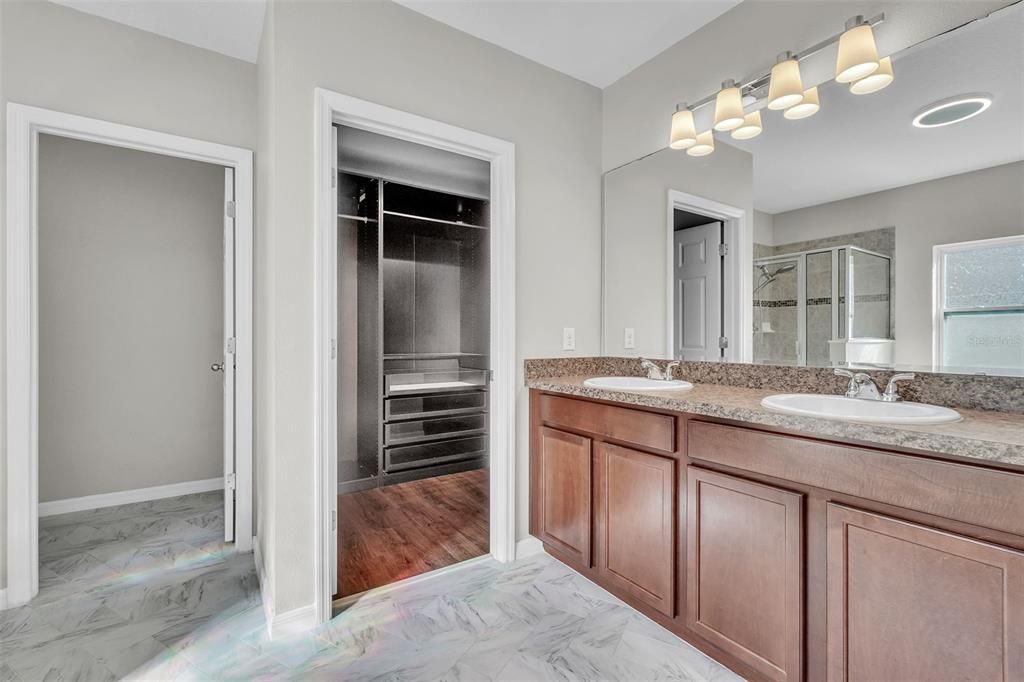 Под контрактом: $380,000 (4 спален, 2 ванн, 1820 Квадратных фут)