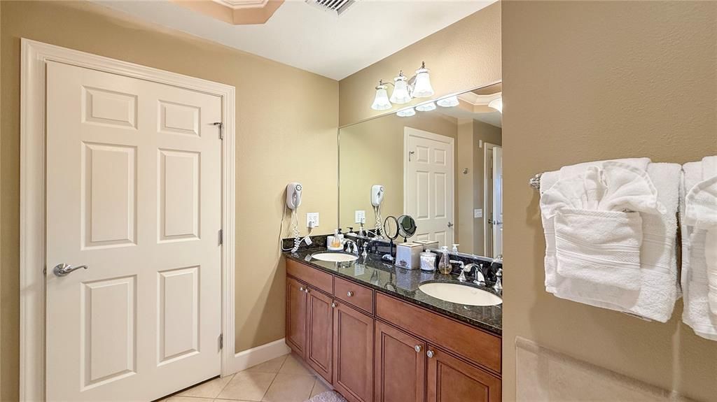 На продажу: $399,900 (3 спален, 3 ванн, 1590 Квадратных фут)