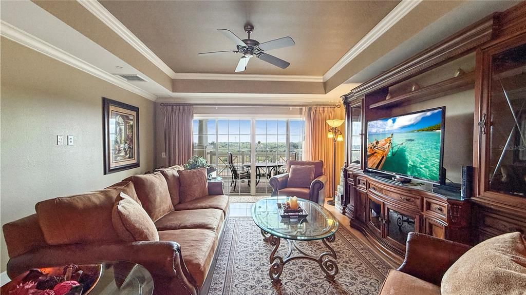 На продажу: $399,900 (3 спален, 3 ванн, 1590 Квадратных фут)