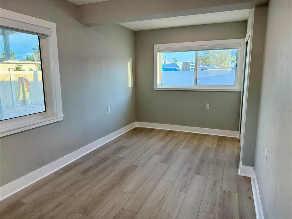 出租: $3,700 (3 贝兹, 2 浴室, 1107 平方英尺)