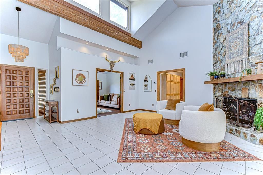 En Venta: $575,000 (4 camas, 2 baños, 2250 Pies cuadrados)