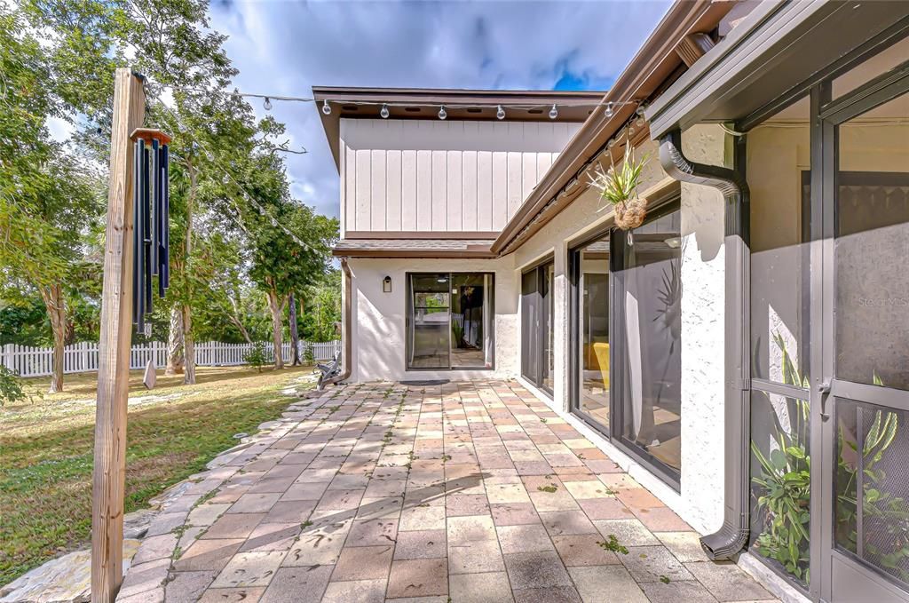 En Venta: $575,000 (4 camas, 2 baños, 2250 Pies cuadrados)