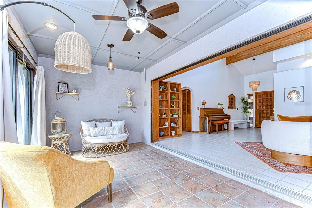 En Venta: $575,000 (4 camas, 2 baños, 2250 Pies cuadrados)