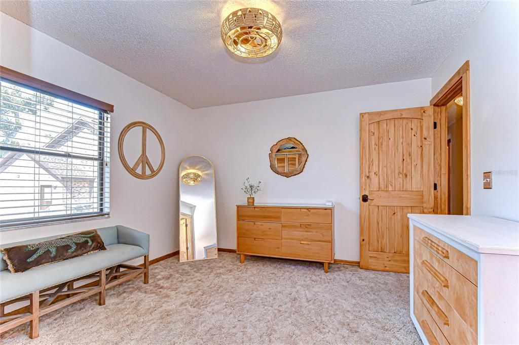 En Venta: $575,000 (4 camas, 2 baños, 2250 Pies cuadrados)