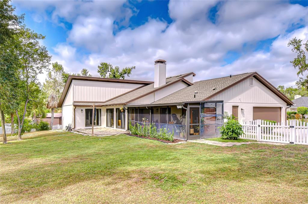 En Venta: $575,000 (4 camas, 2 baños, 2250 Pies cuadrados)