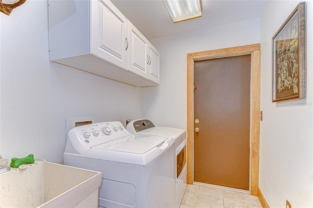 En Venta: $575,000 (4 camas, 2 baños, 2250 Pies cuadrados)