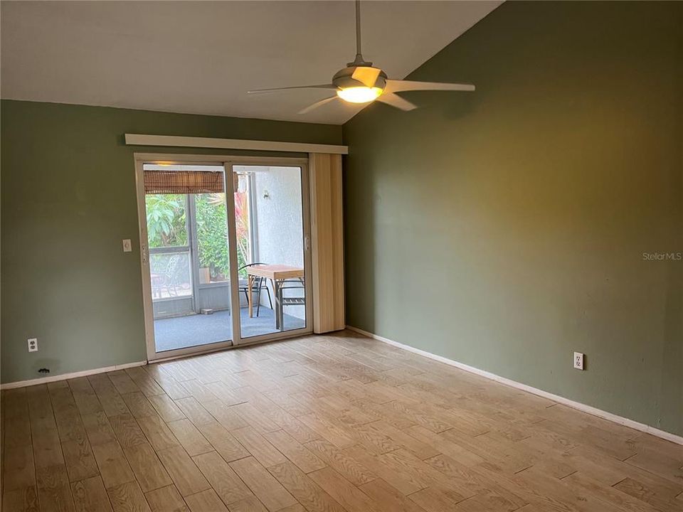 For Rent: $1,850 (2 beds, 2 baths, 935 Square Feet)