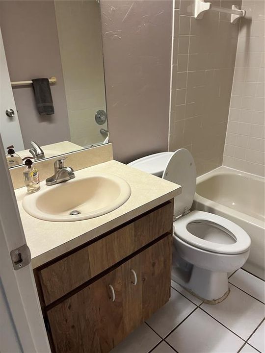 For Rent: $1,850 (2 beds, 2 baths, 935 Square Feet)