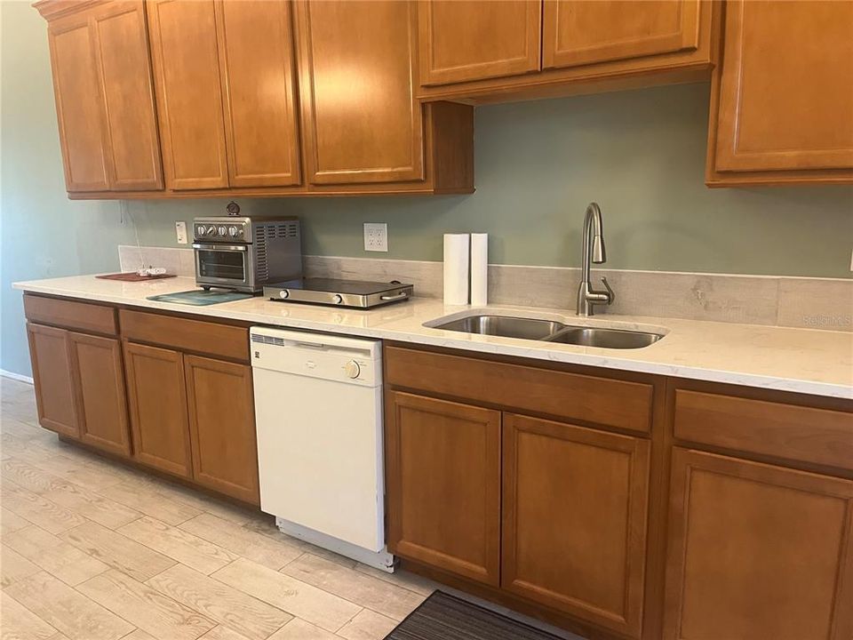 For Rent: $1,850 (2 beds, 2 baths, 935 Square Feet)