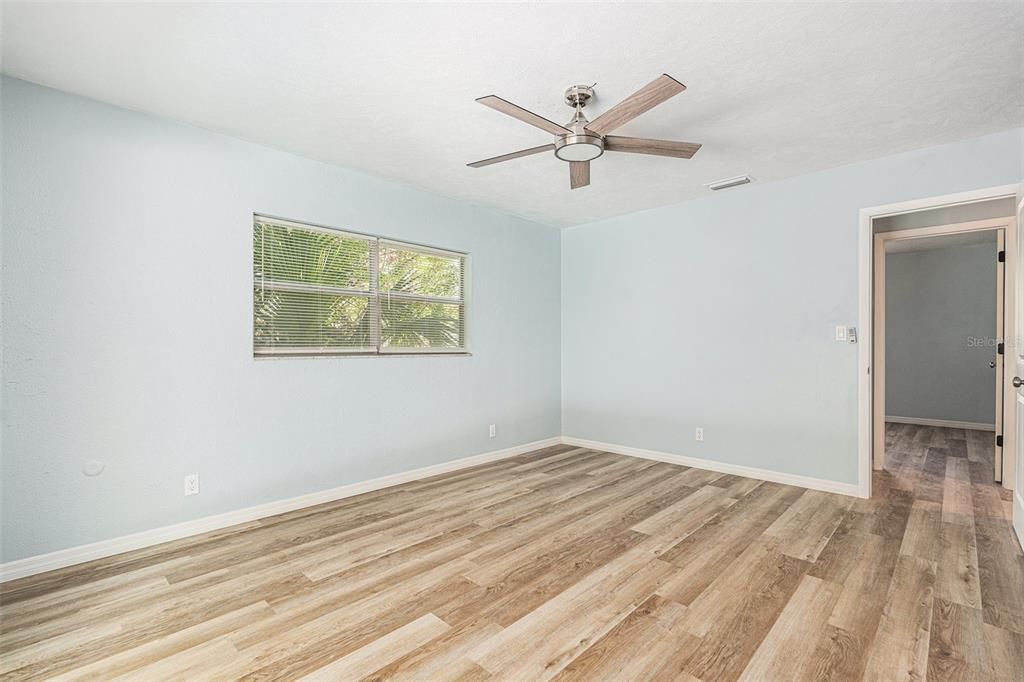 For Rent: $2,995 (4 beds, 2 baths, 1910 Square Feet)