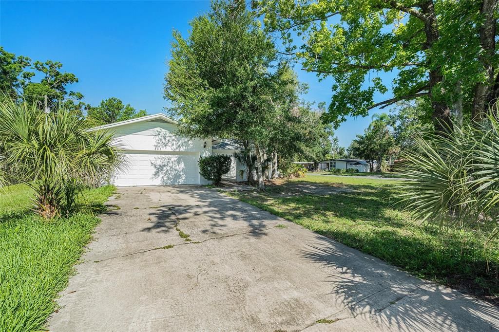 For Rent: $2,995 (4 beds, 2 baths, 1910 Square Feet)