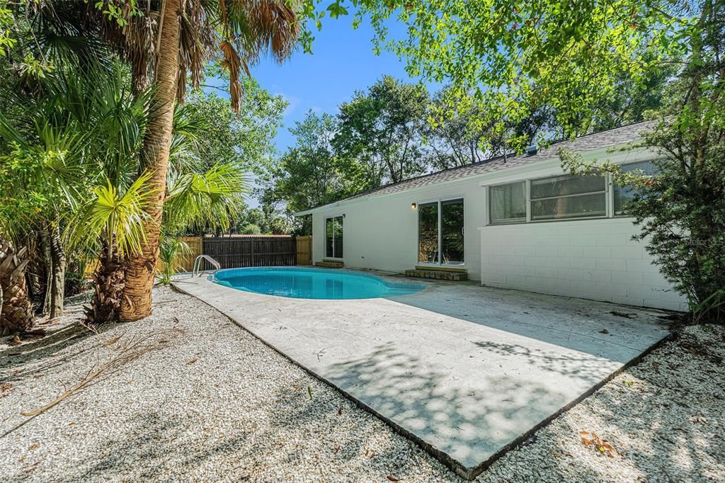 For Rent: $2,995 (4 beds, 2 baths, 1910 Square Feet)