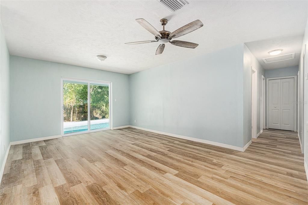 For Rent: $2,995 (4 beds, 2 baths, 1910 Square Feet)