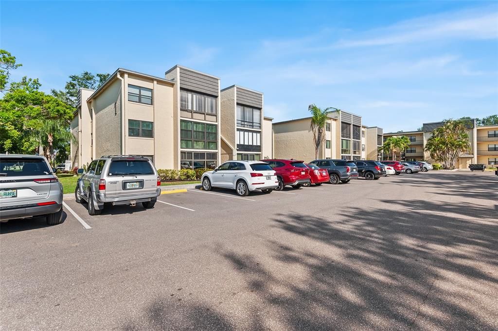 For Sale: $144,500 (1 beds, 1 baths, 725 Square Feet)