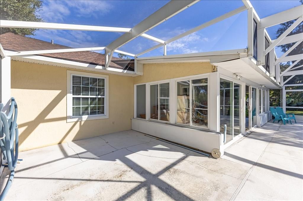 Active With Contract: $678,900 (3 beds, 2 baths, 2194 Square Feet)