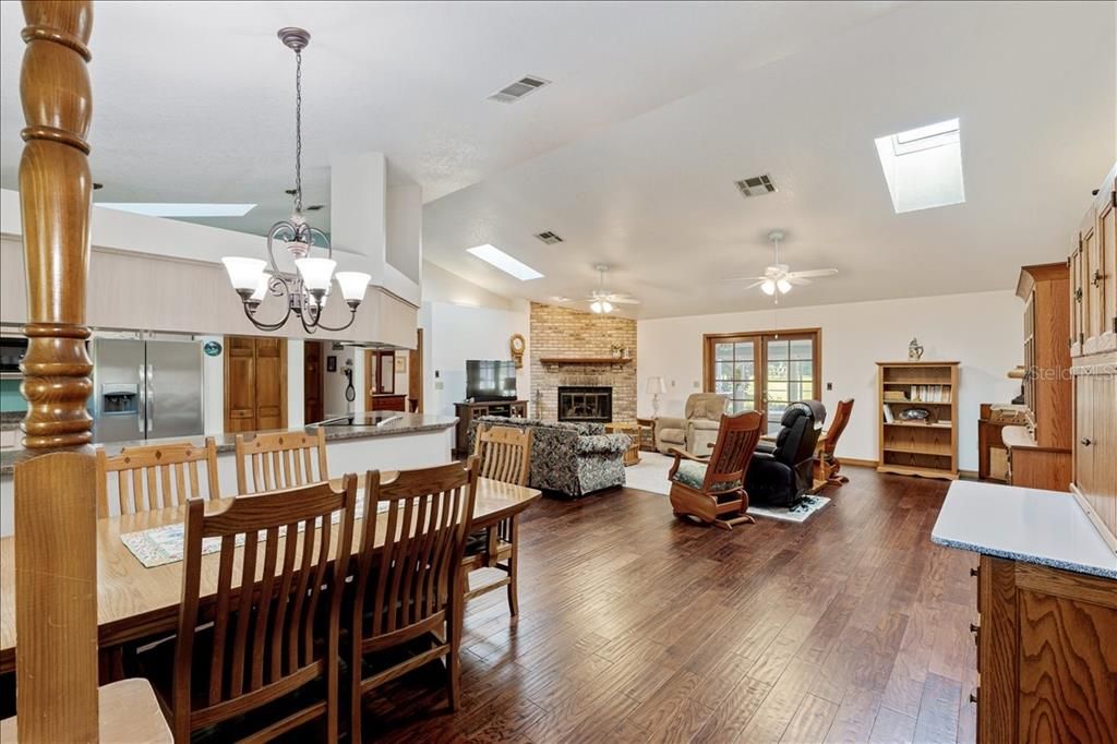 Active With Contract: $678,900 (3 beds, 2 baths, 2194 Square Feet)