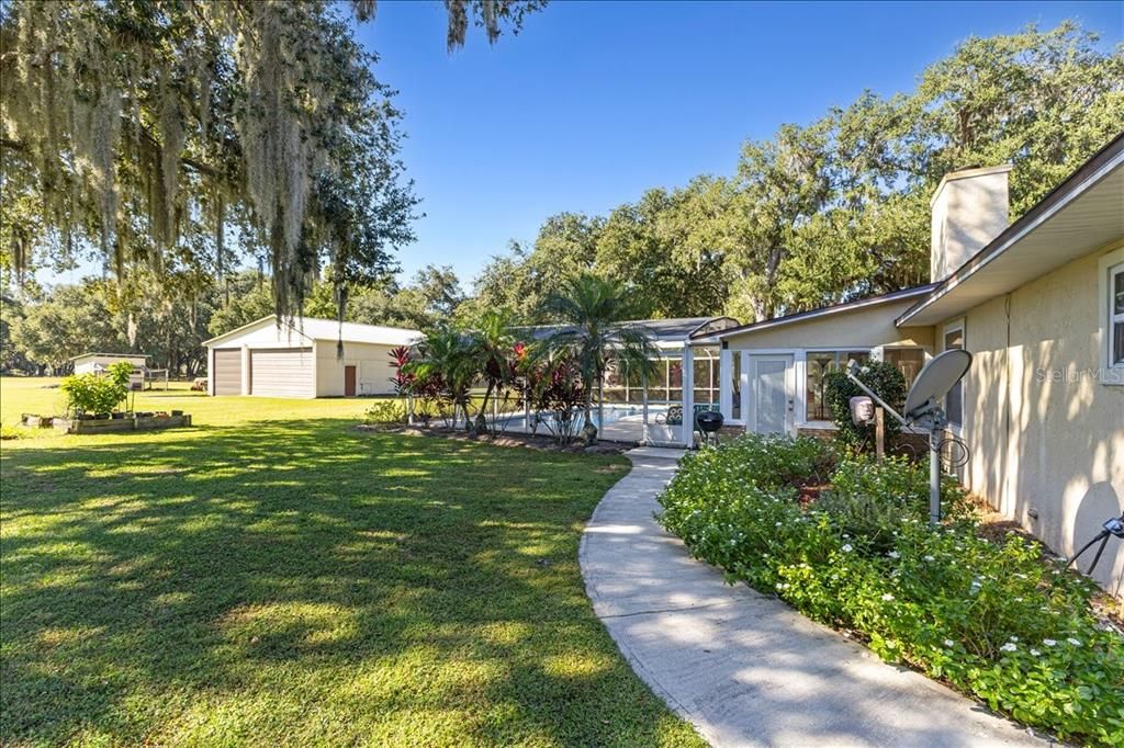 Active With Contract: $678,900 (3 beds, 2 baths, 2194 Square Feet)