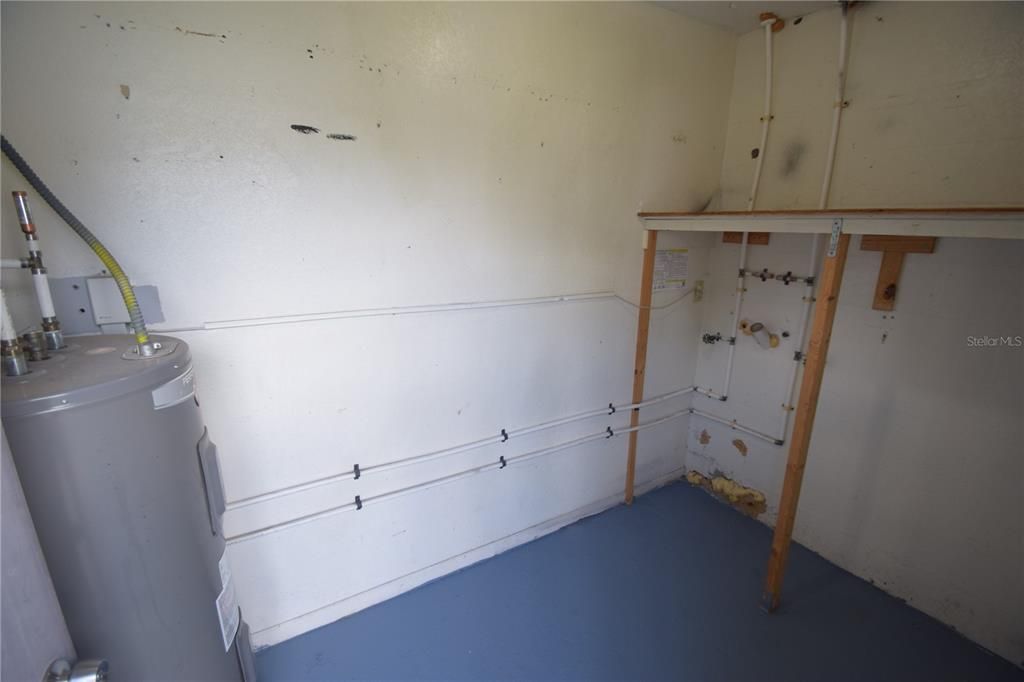 For Rent: $1,325 (2 beds, 1 baths, 907 Square Feet)