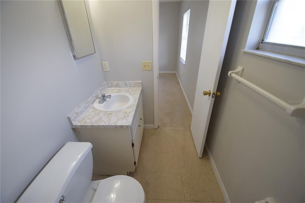 For Rent: $1,325 (2 beds, 1 baths, 907 Square Feet)