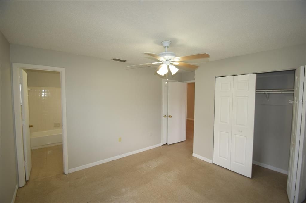 For Rent: $1,325 (2 beds, 1 baths, 907 Square Feet)