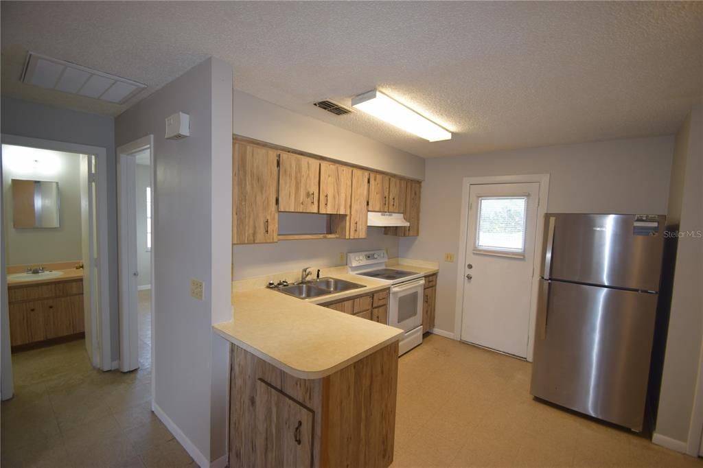 For Rent: $1,325 (2 beds, 1 baths, 907 Square Feet)