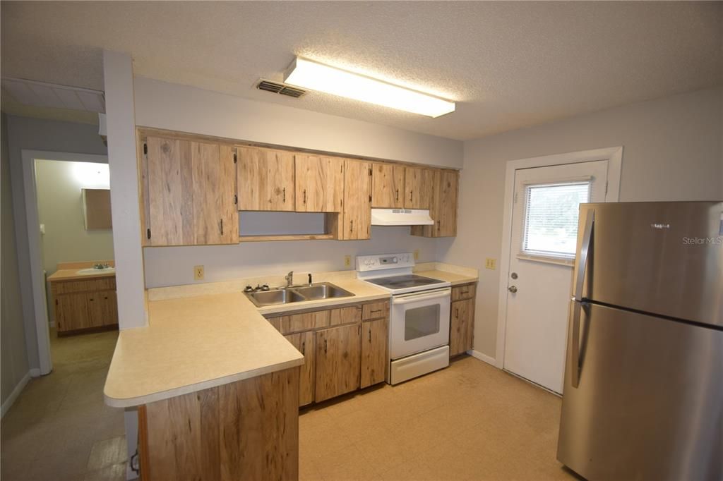 For Rent: $1,325 (2 beds, 1 baths, 907 Square Feet)