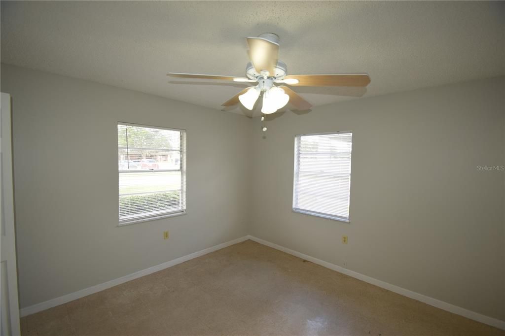 For Rent: $1,325 (2 beds, 1 baths, 907 Square Feet)