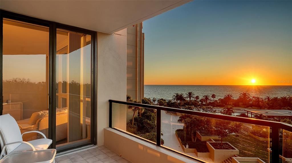 For Sale: $1,890,000 (3 beds, 3 baths, 2100 Square Feet)