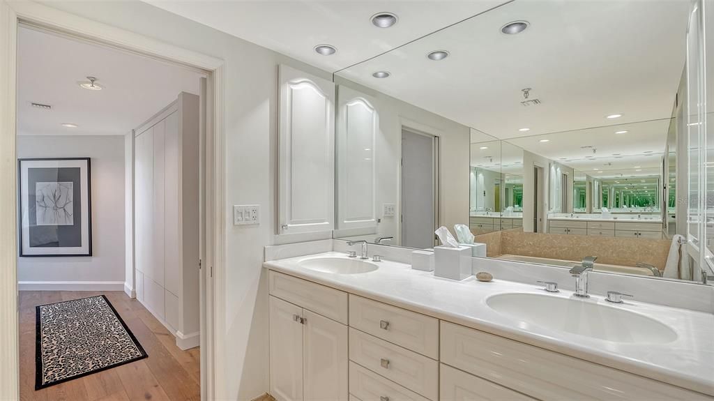 For Sale: $1,890,000 (3 beds, 3 baths, 2100 Square Feet)