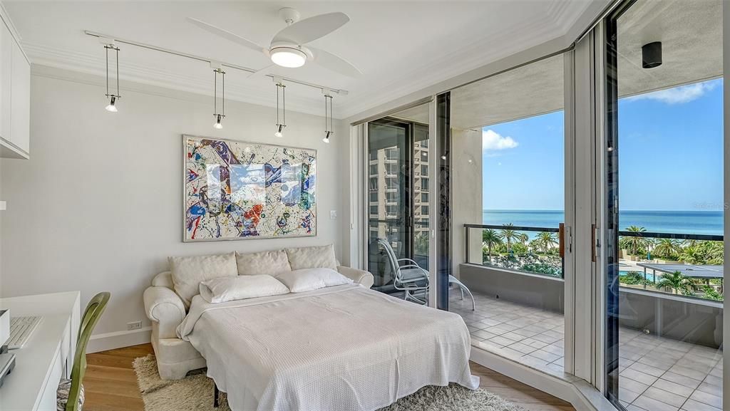 For Sale: $1,890,000 (3 beds, 3 baths, 2100 Square Feet)