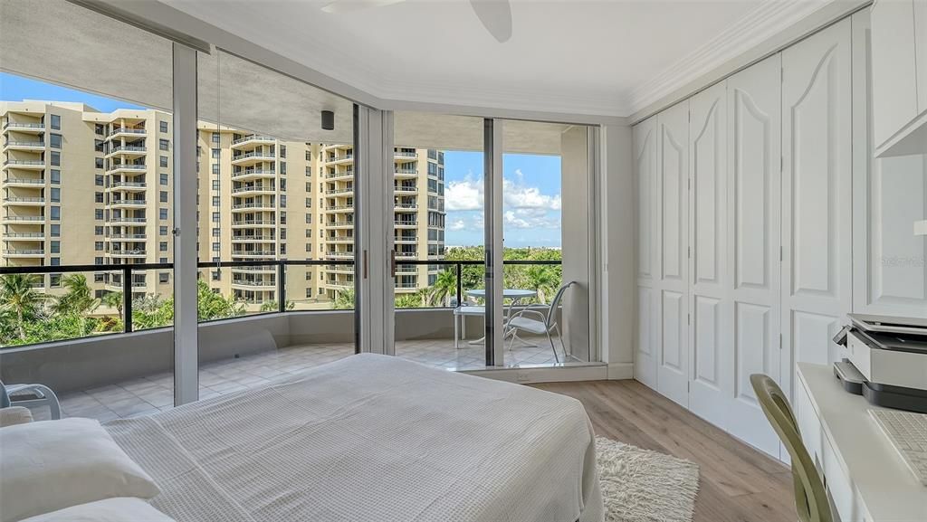 For Sale: $1,890,000 (3 beds, 3 baths, 2100 Square Feet)