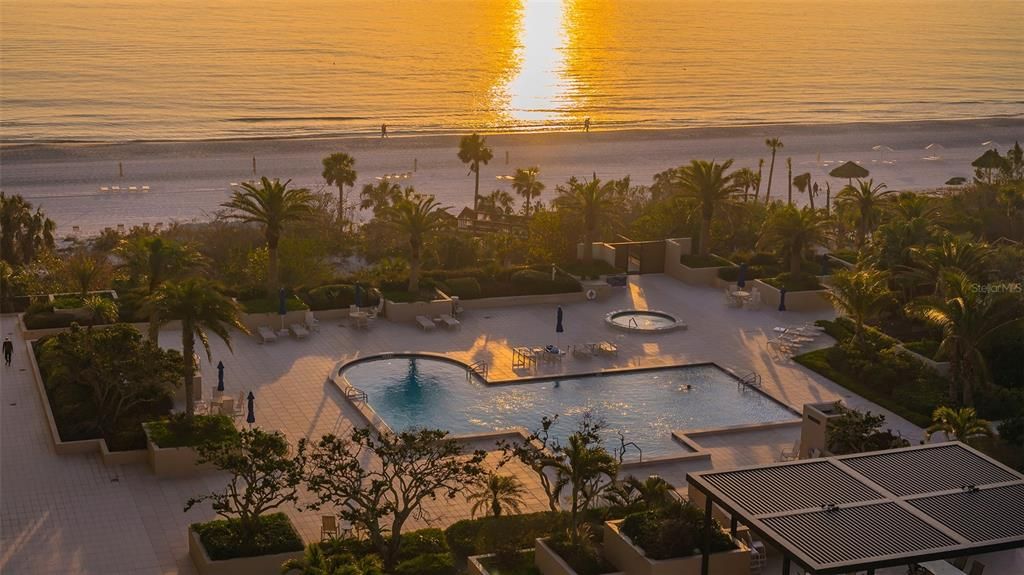 For Sale: $1,890,000 (3 beds, 3 baths, 2100 Square Feet)