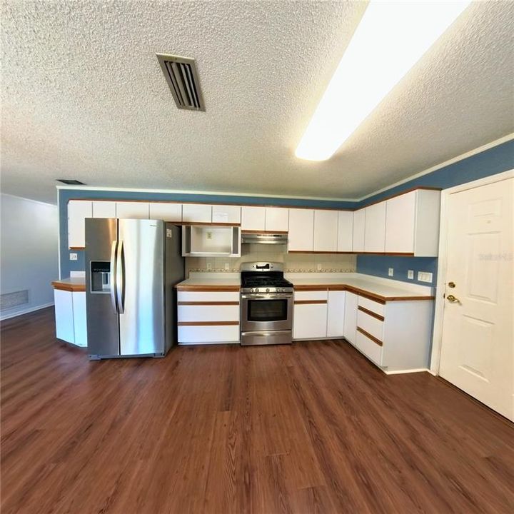 Active With Contract: $330,000 (4 beds, 3 baths, 2261 Square Feet)