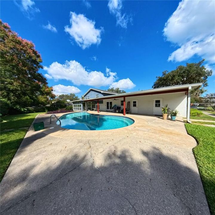 Active With Contract: $330,000 (4 beds, 3 baths, 2261 Square Feet)