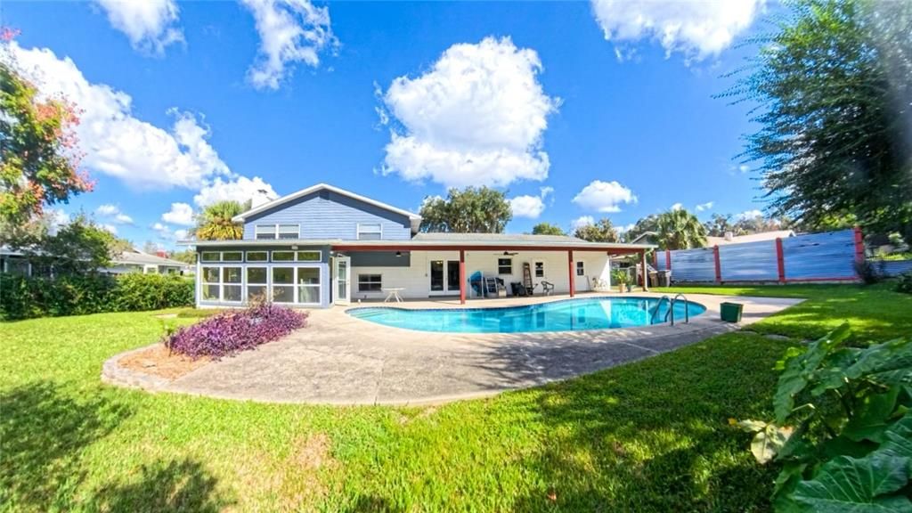 Active With Contract: $330,000 (4 beds, 3 baths, 2261 Square Feet)