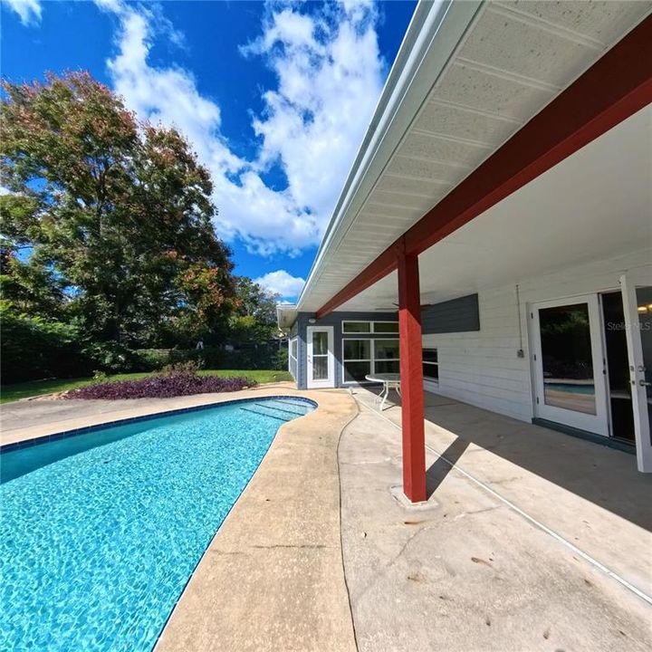 Active With Contract: $330,000 (4 beds, 3 baths, 2261 Square Feet)