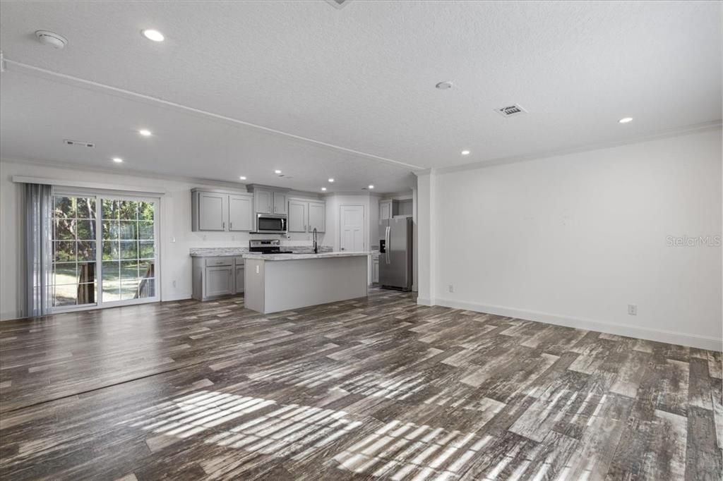 En Venta: $399,000 (5 camas, 3 baños, 2128 Pies cuadrados)