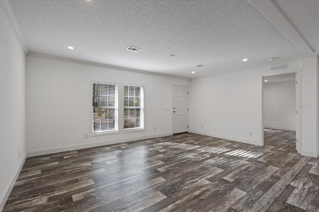 En Venta: $399,000 (5 camas, 3 baños, 2128 Pies cuadrados)