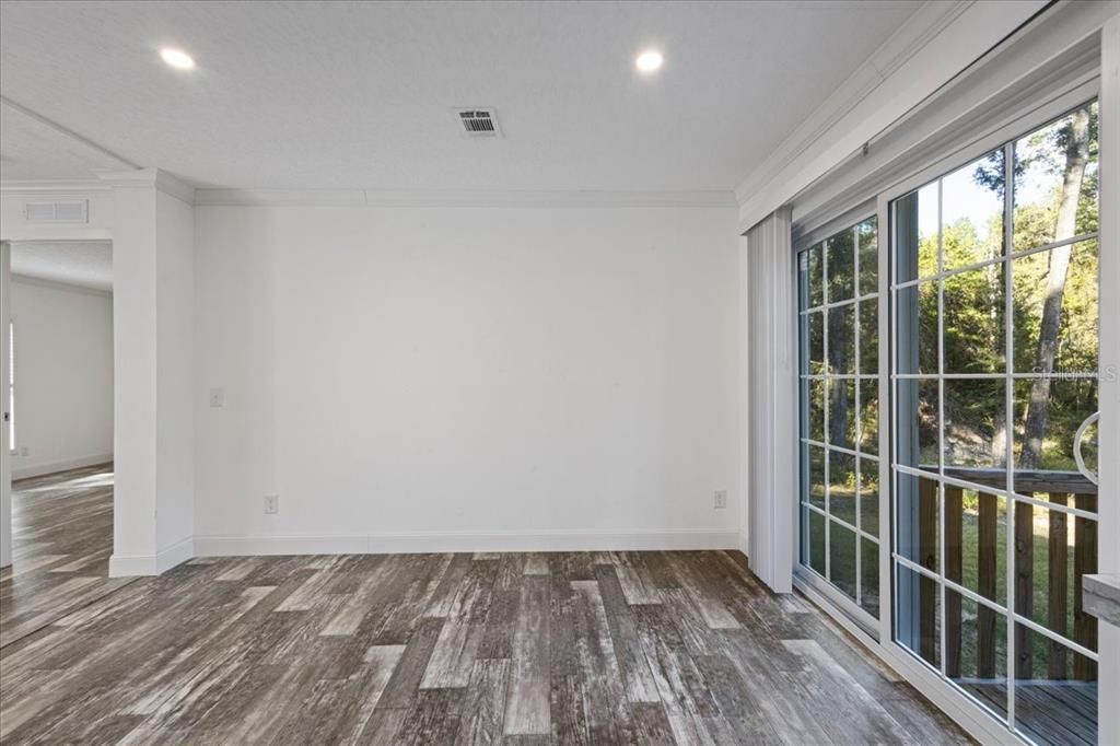 En Venta: $399,000 (5 camas, 3 baños, 2128 Pies cuadrados)