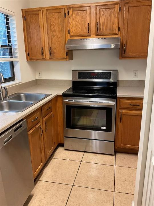 En Venta: $164,900 (2 camas, 2 baños, 892 Pies cuadrados)