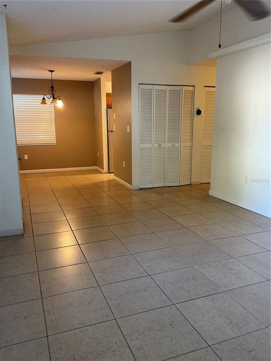 En Venta: $164,900 (2 camas, 2 baños, 892 Pies cuadrados)