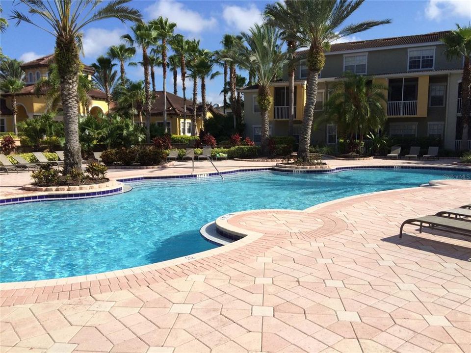 出租: $2,100 (2 贝兹, 2 浴室, 1298 平方英尺)