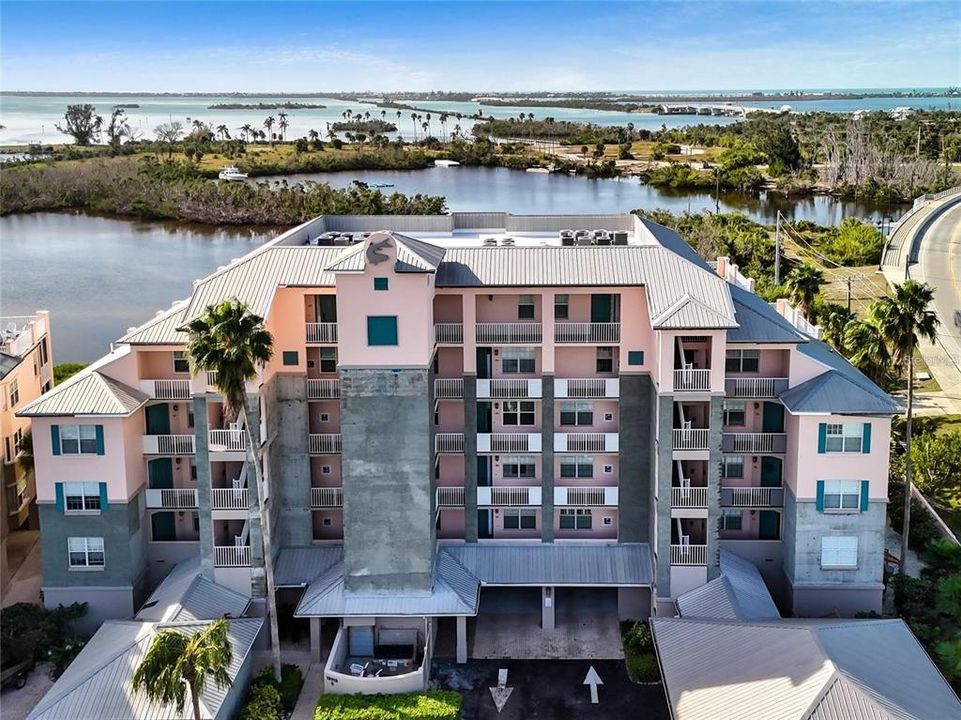 For Sale: $465,000 (2 beds, 2 baths, 1316 Square Feet)