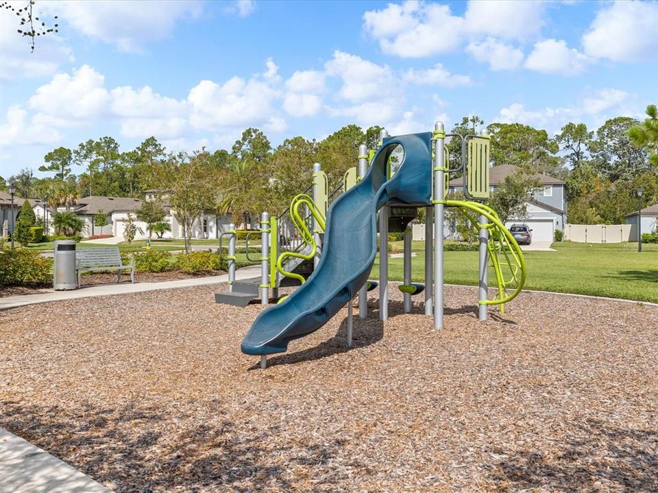 Под контрактом: $450,000 (4 спален, 3 ванн, 2208 Квадратных фут)