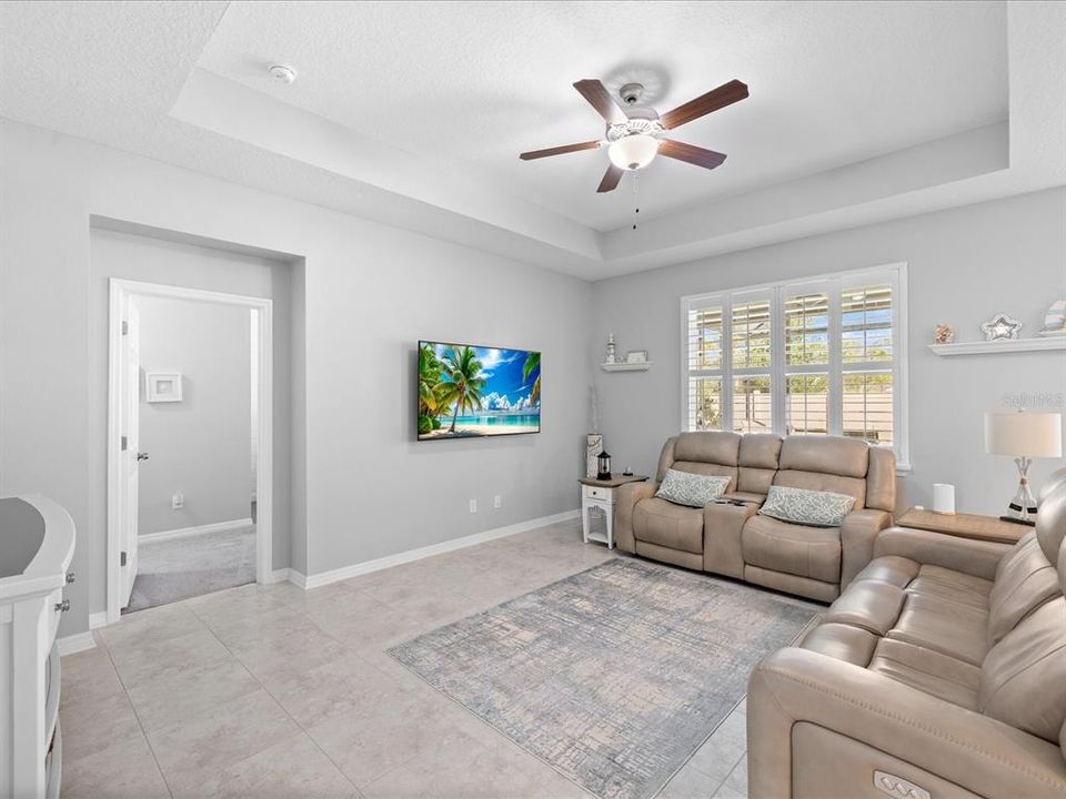 Под контрактом: $450,000 (4 спален, 3 ванн, 2208 Квадратных фут)