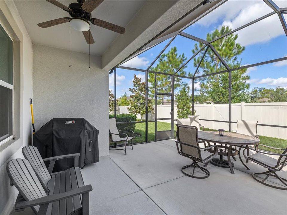 Под контрактом: $450,000 (4 спален, 3 ванн, 2208 Квадратных фут)