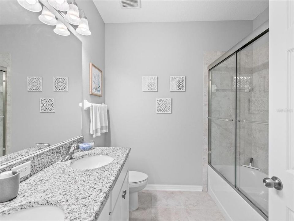 Под контрактом: $450,000 (4 спален, 3 ванн, 2208 Квадратных фут)