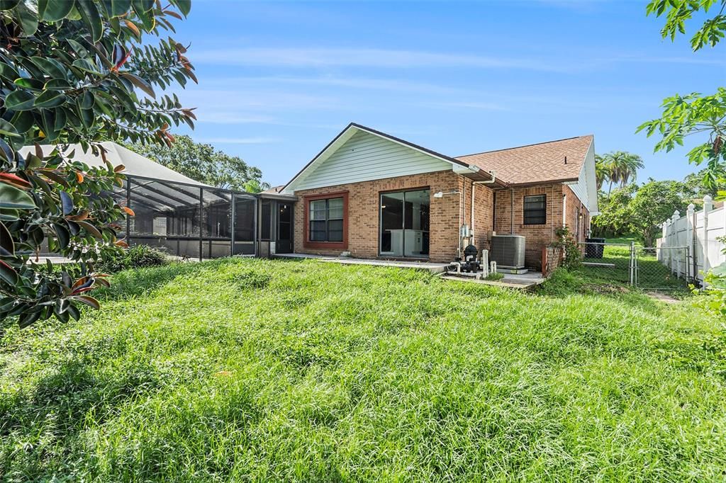 出租: $3,249 (4 贝兹, 2 浴室, 2729 平方英尺)