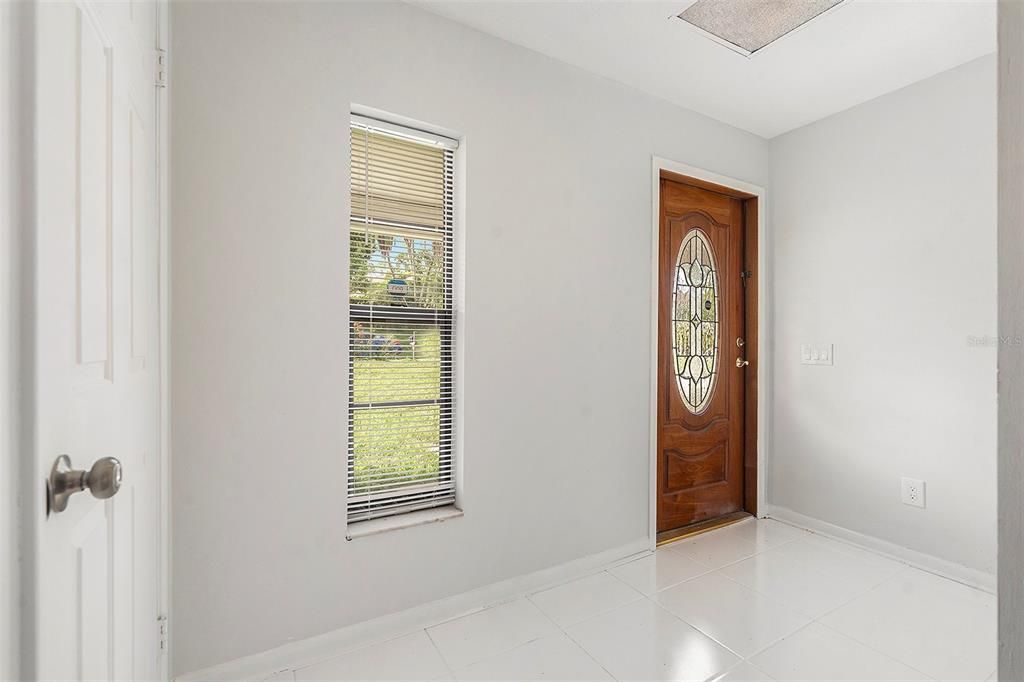 出租: $3,249 (4 贝兹, 2 浴室, 2729 平方英尺)